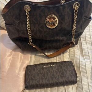 Michael Kors matching purse and wristlet